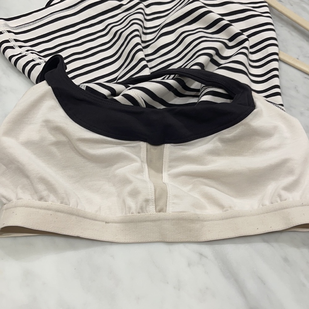 Lululemon Scoop Neck Tank Top Sports Bra - Picture 4 of 9
